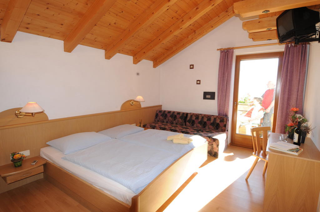 Hotel Der Brunnerhof Rio di Pusteria Habitación foto