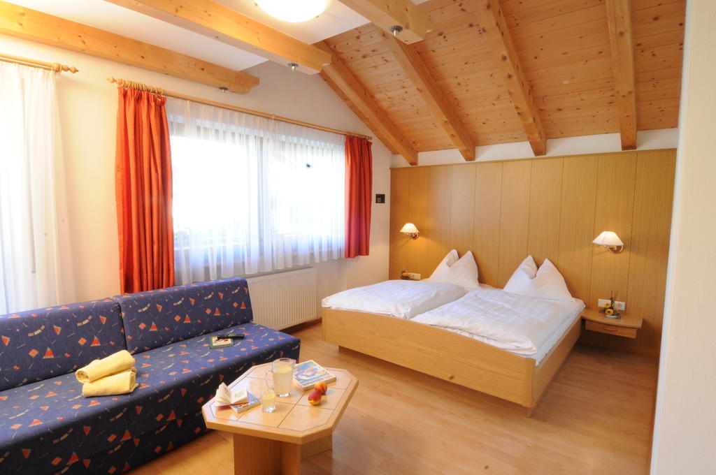 Hotel Der Brunnerhof Rio di Pusteria Habitación foto